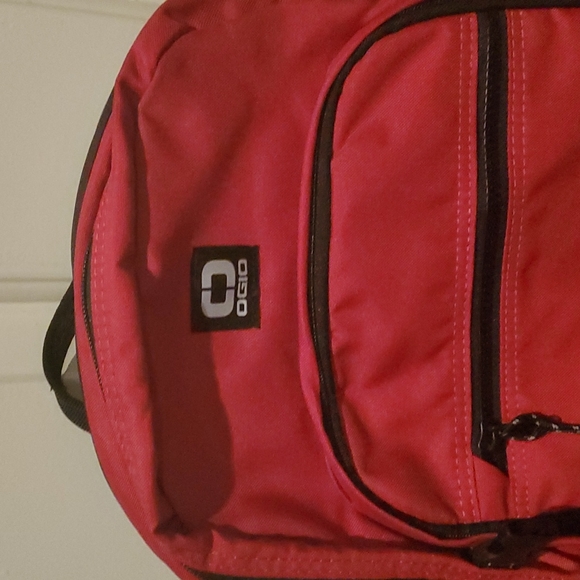 Backpack - Picture 3 of 4